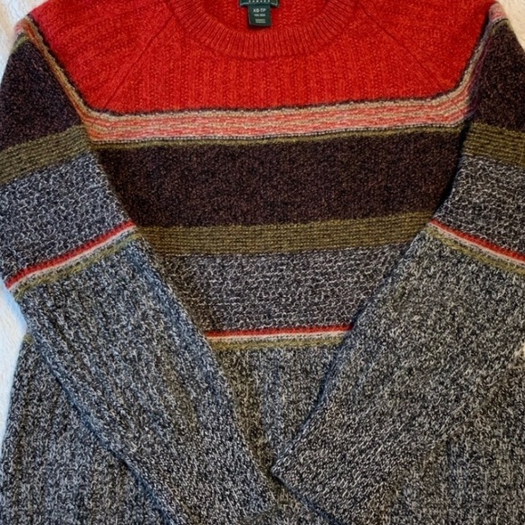 Roots sweater 100%wool - Picture 2 of 6